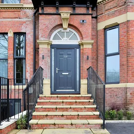 Free Parking - Cosy 2-Br Flat Near Salford Royal-3